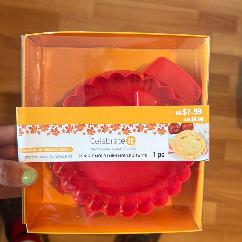 Mini pie mold